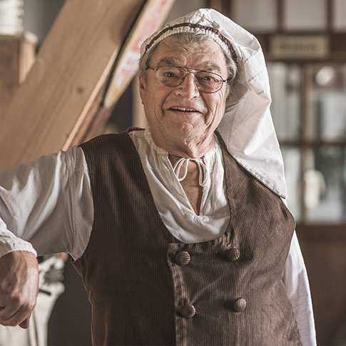 Klaus Metze führt Sie durch unsere historische Mühle
